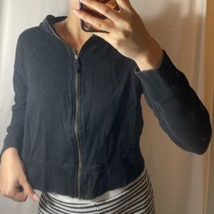 BLACK CROPPED ZIP UP SWEATER